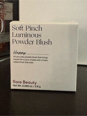 Rare beauty Soft Pinch Luminous Powder Blush - color happy